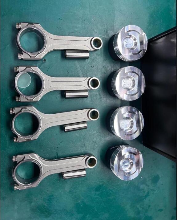Pistons i varetes forjades de titani